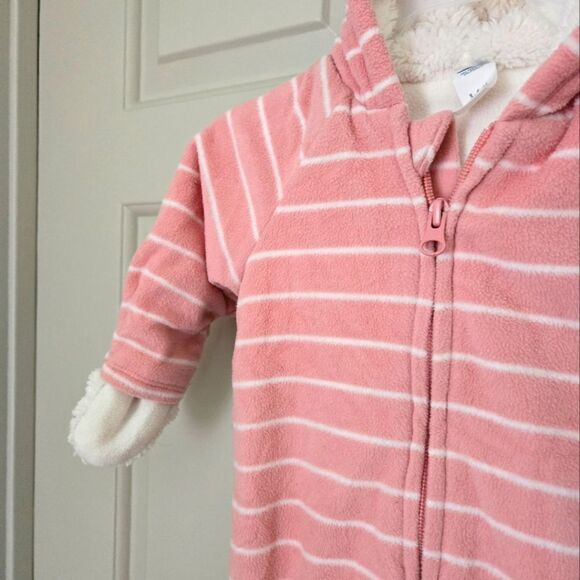 2/$20 Old Navy bunting bag / suit size 3-6 m - Picture 4 of 4